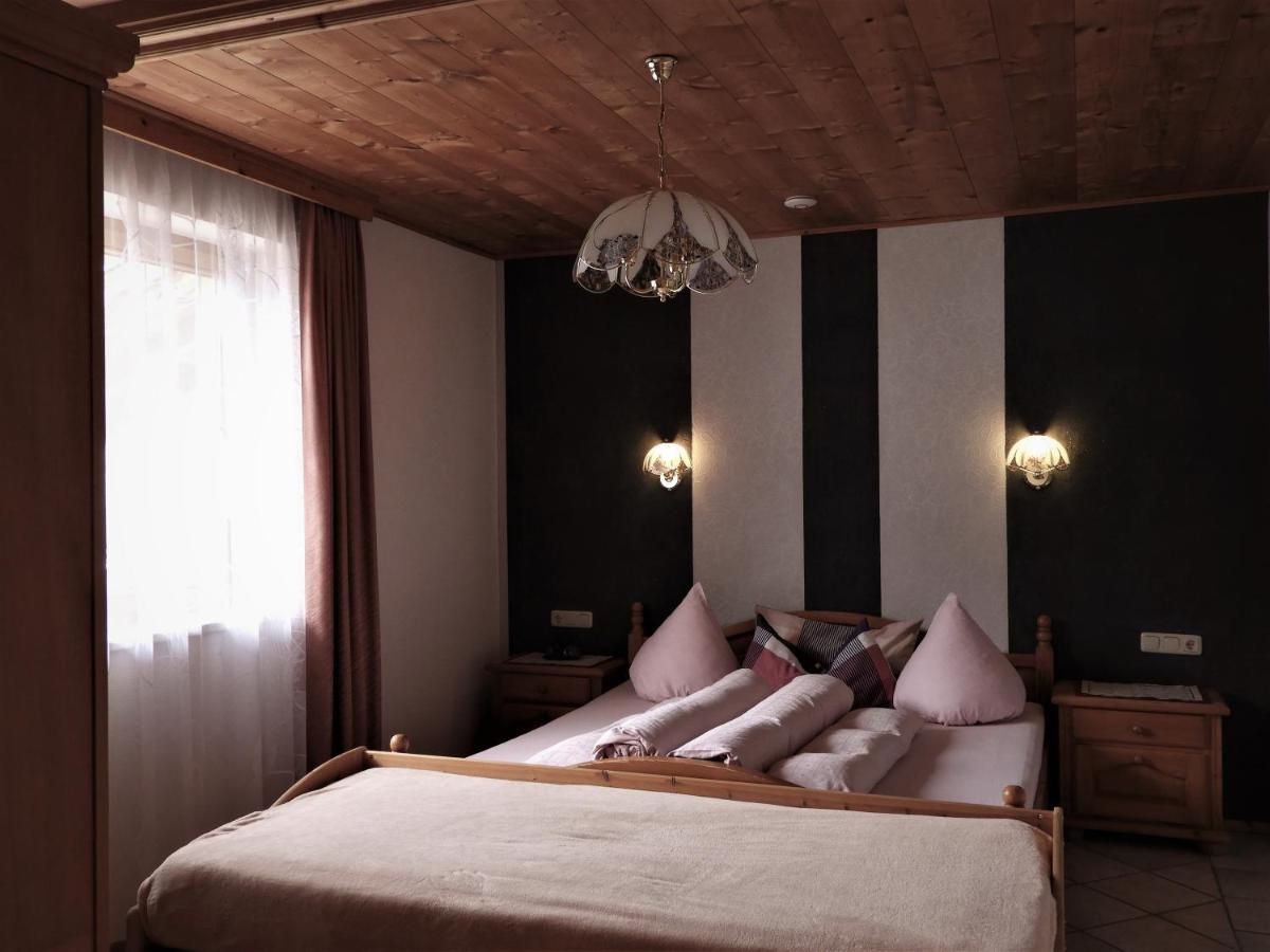 Haus Goldeck Apartment Lermoos Exterior photo