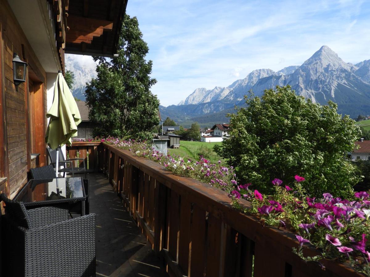 Haus Goldeck Apartment Lermoos Exterior photo