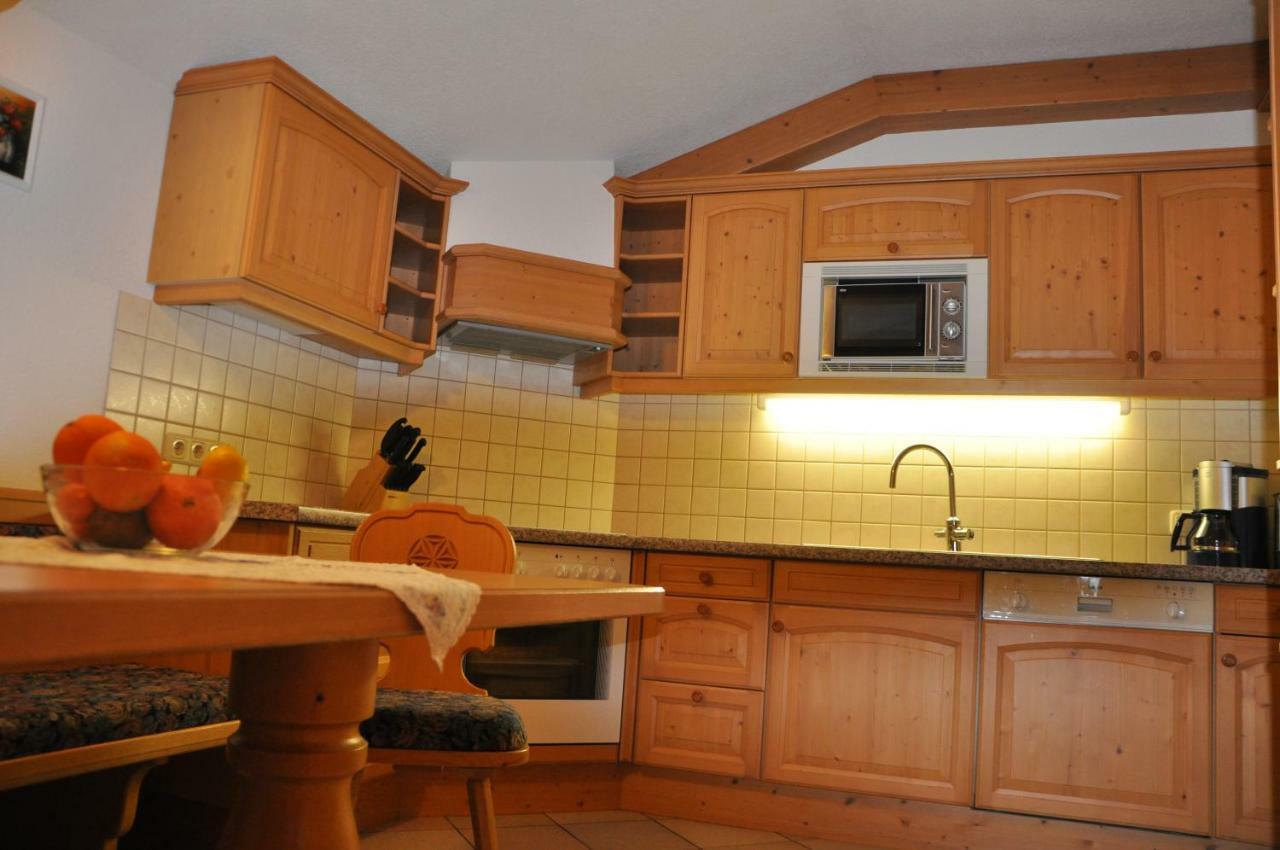 Haus Goldeck Apartment Lermoos Exterior photo